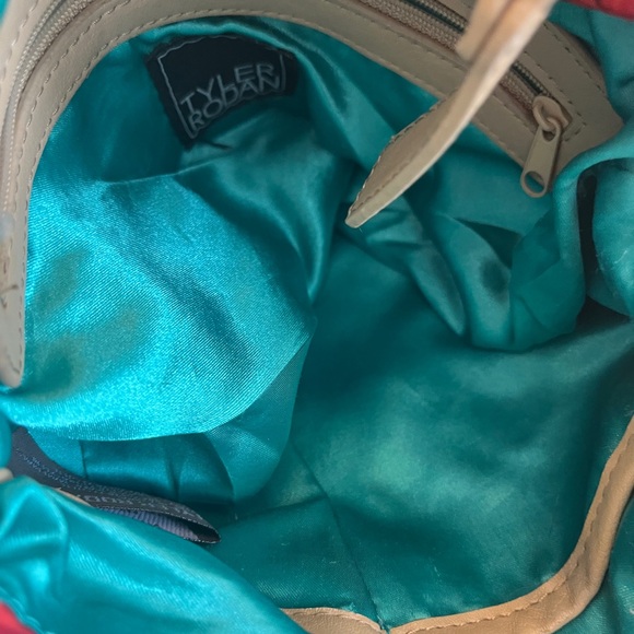 Women’s crossbody Tyler Rodan butterfly floral purse - Picture 13 of 16